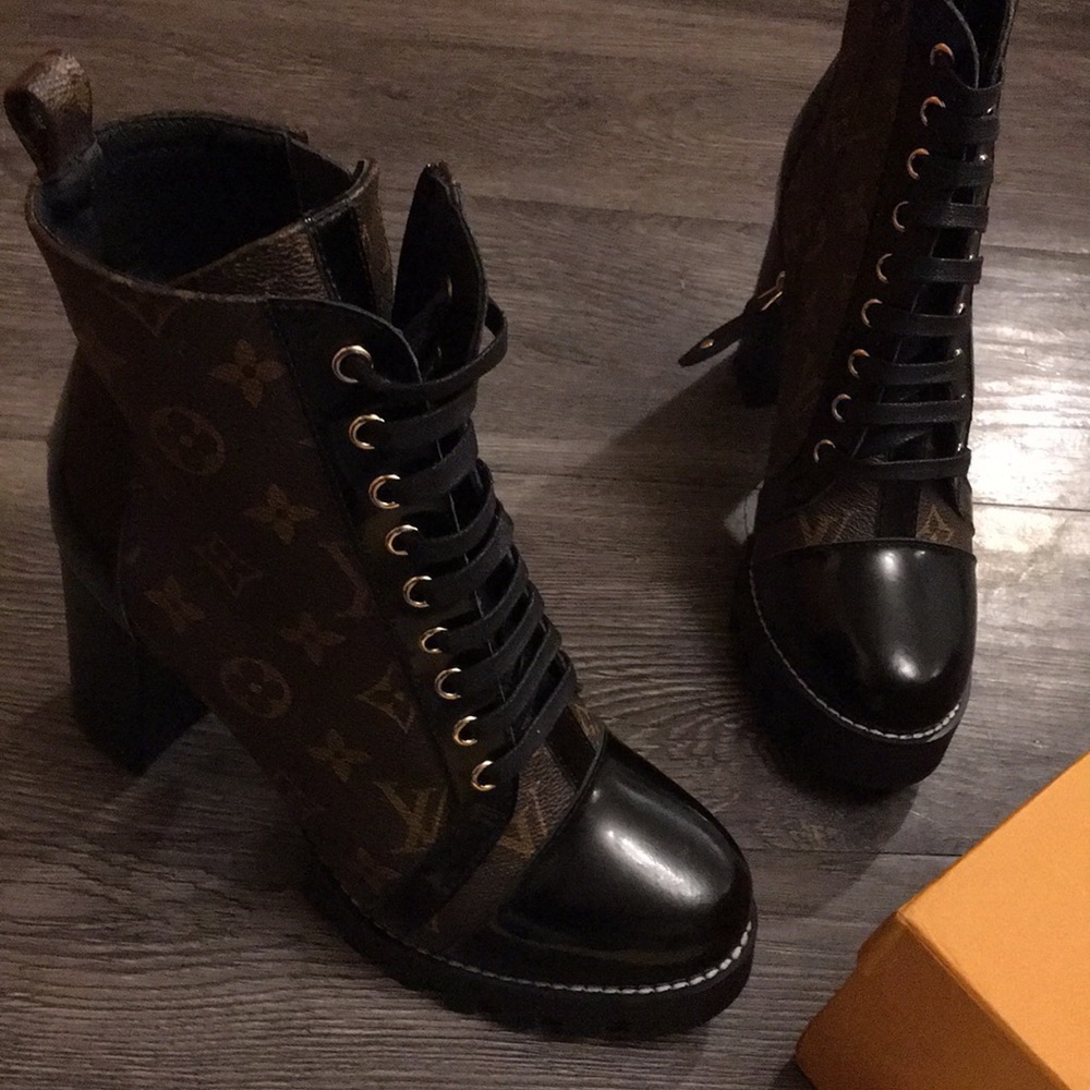 L V heeled boots